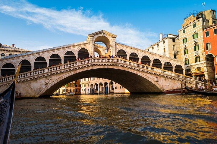 Explora Venecia en 90 minutos con un local