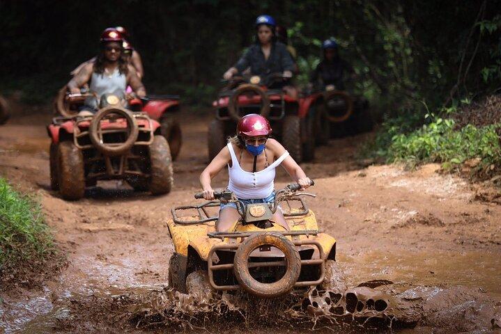 Kombination av ATV Jungle Adventure, Nightclub & Airport Lounge Pass