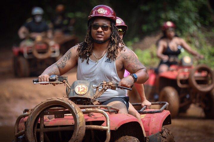 Kombination av ATV Jungle Adventure, Nightclub & Airport Lounge Pass