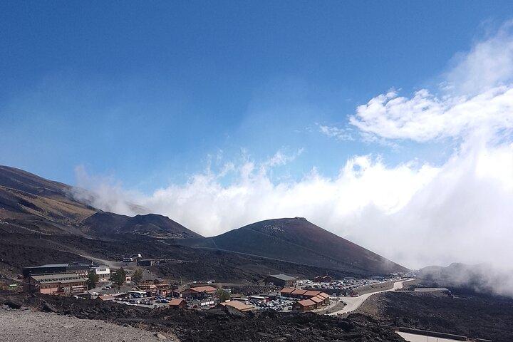 Visite de deux caves de l'Etna, dégustation de vins et déjeuner
