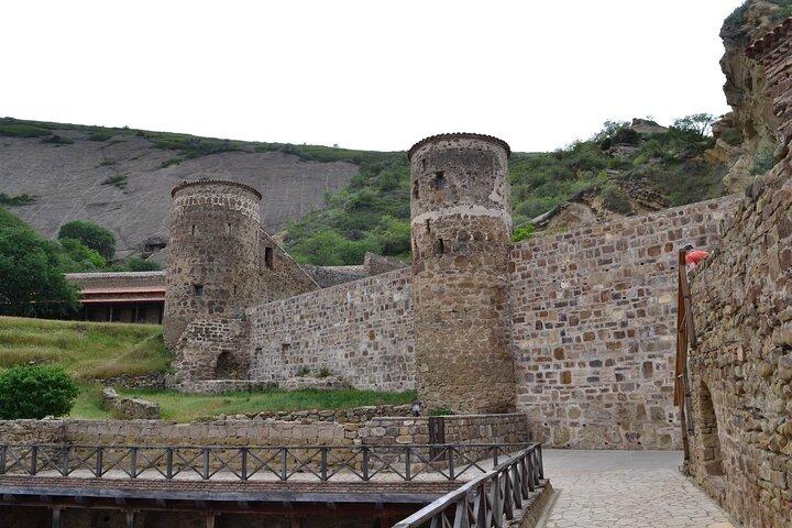 Private Tour durch die Stadt der Liebe nach Sighnaghi mit Weinprobe