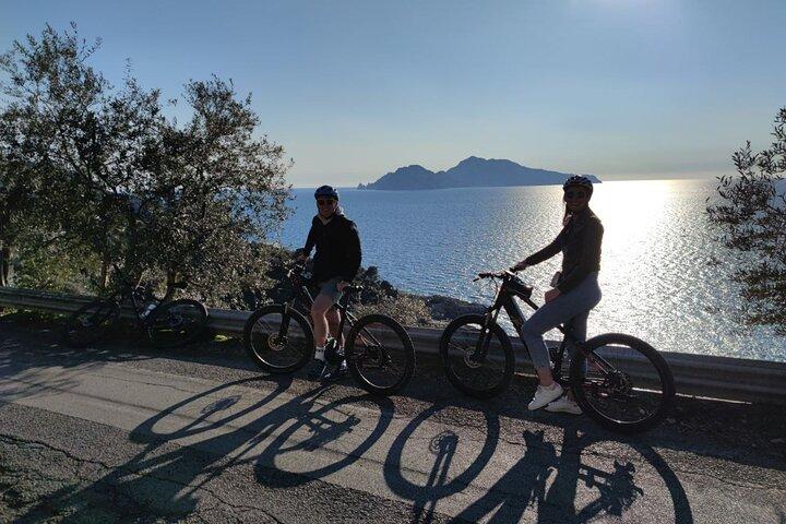 Sorrento: im Vivaio mit dem E-Bike mit Limoncello-Verkostung