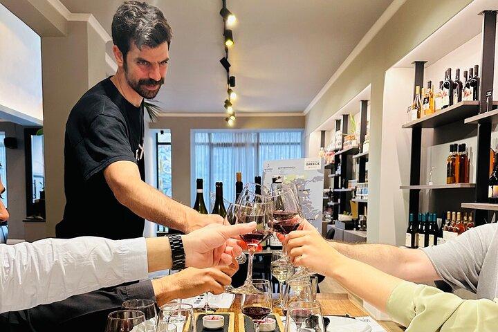 Cata de vinos griegos con vista a la Acrópolis