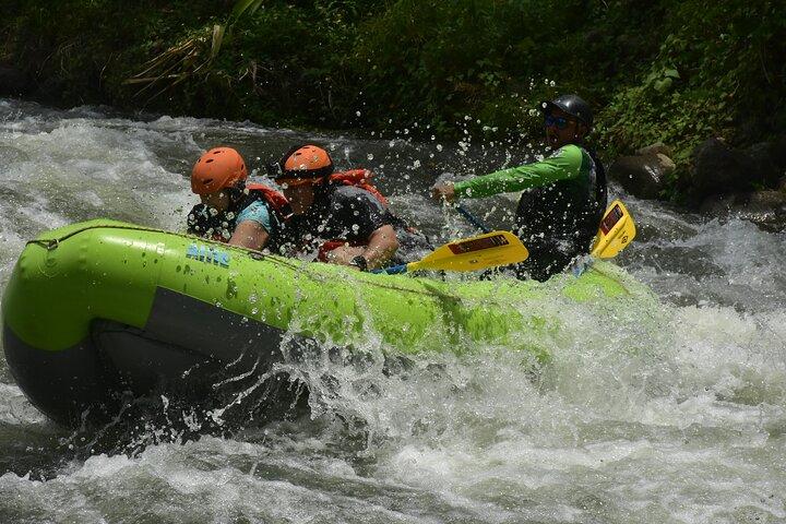Wildwasser-Rafting II und III Maquique Costa Rica La Fortuna