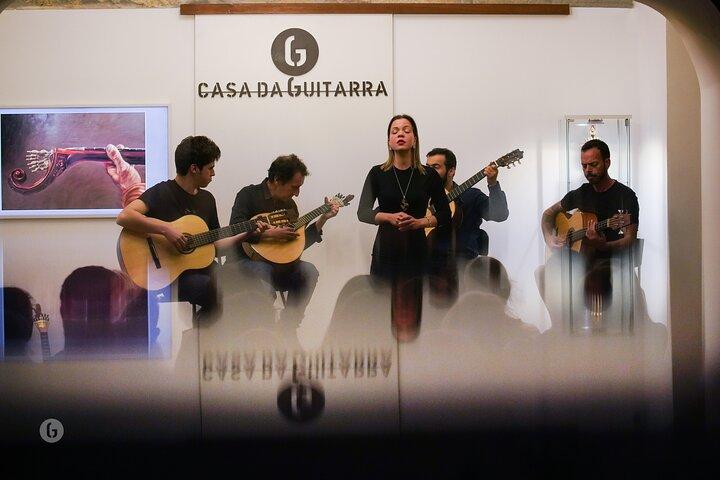 Porto : Fado-Show mit Portwein im Casa da Guitarra