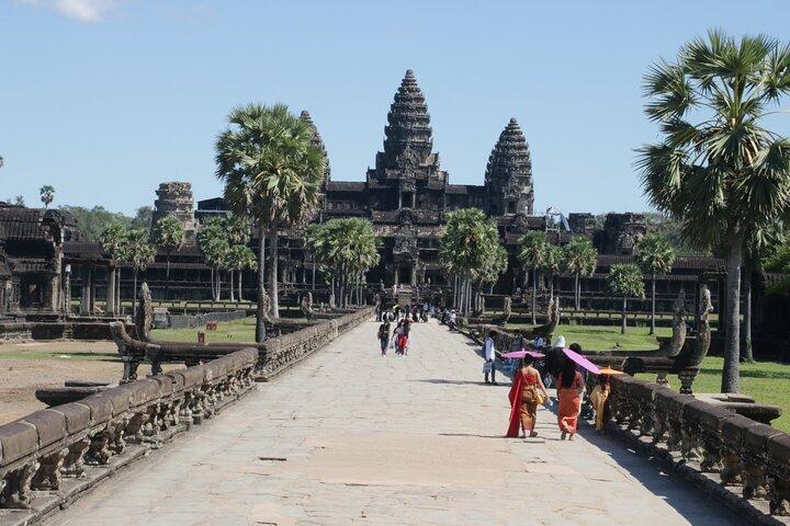 Siem Reap Tempel Floating Village Wasserfall Kulen Mountain Tours