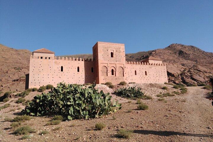 Upptäck Tinmel-moskén: Privat dagstur från Marrakech