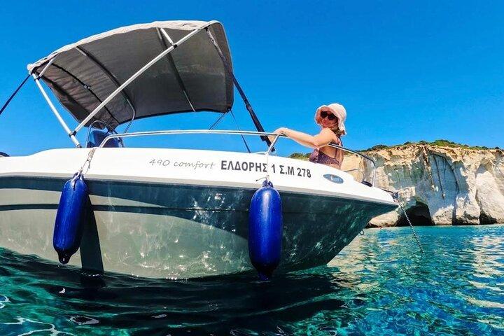 Aluguel de barco particular Eldoris em Milos
