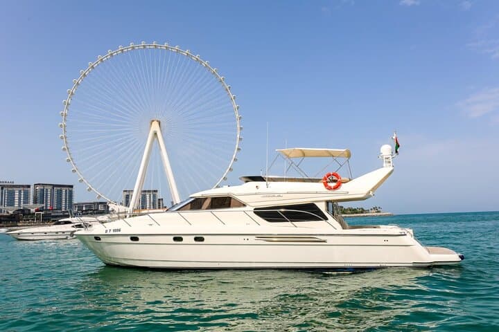 Luxury Shared Yacht Tour in Dubai Marina with Food