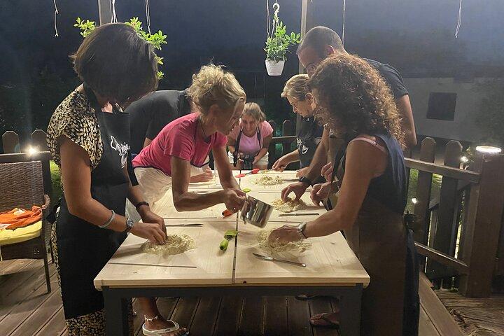 Cours de cuisine dans une famille italienne : Pâtes et vin près de Lecce