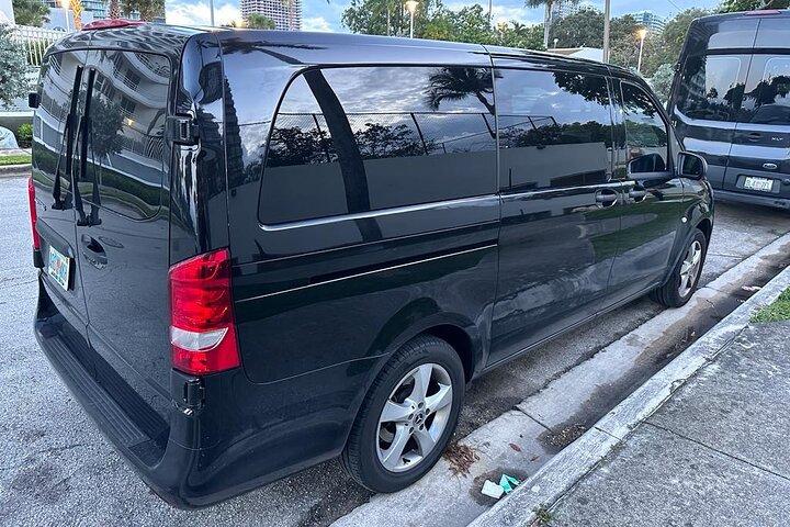 SUV Desde el Puerto de Miami hasta el Aeropuerto de Miami / Hotel Hasta 5pax