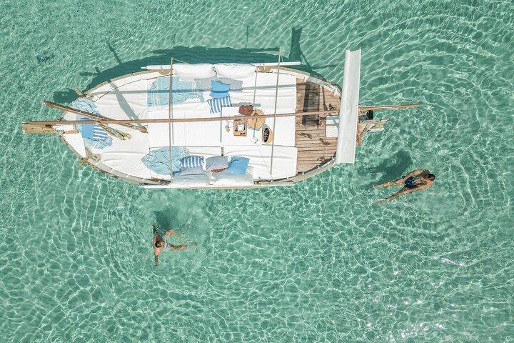 Visite privée de 2 heures au coucher du soleil de Cala Conta avec Cava