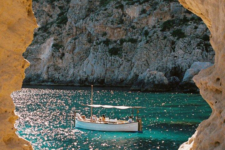 Excursão privada de 2 horas ao pôr do sol em Cala Conta com Cava