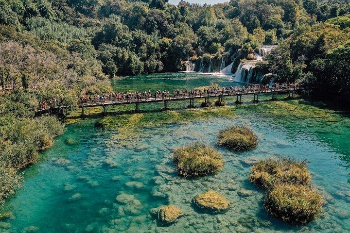 De Split: Cachoeiras Krka, excursão com degustação de comida e vinho