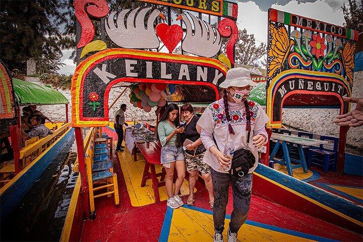 メキシコシティ：ソチミルコ、コヨアカン、ユニバーシティシティツアー