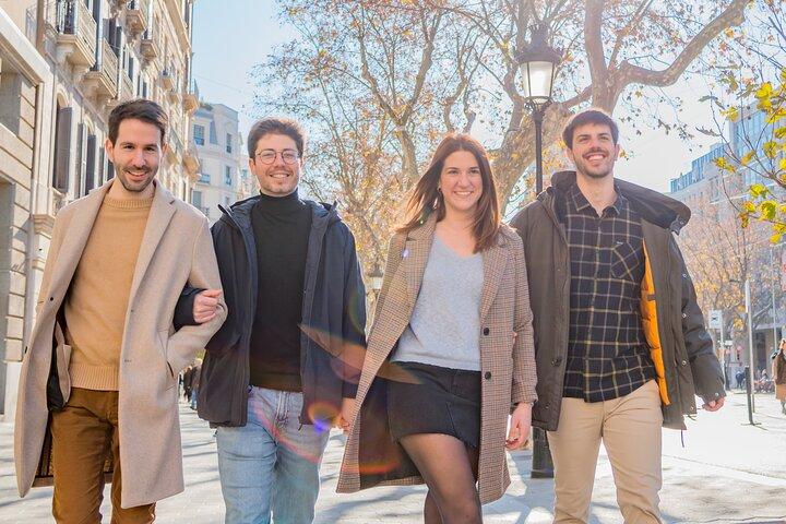 Barcelona: sessão de fotos privada fora da Casa Batlló e Casa Milà