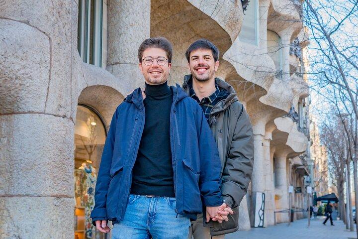 Barcelona: sessão de fotos privada fora da Casa Batlló e Casa Milà