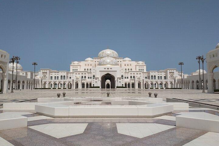 Grande Moschea di Abu Dhabi, Qasr Al Watan e Museo del Louvre