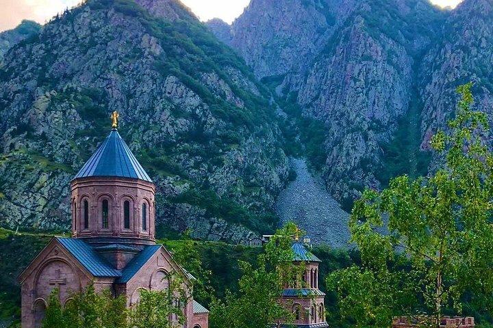 Shared Tour: Experience Places of Kazbegi
