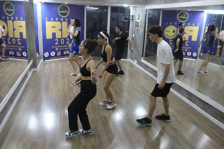 Aulas de samba para iniciantes