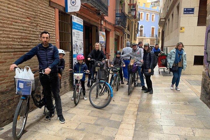 Alquiler de Bicicletas y Patinetes pra andar por Valencia