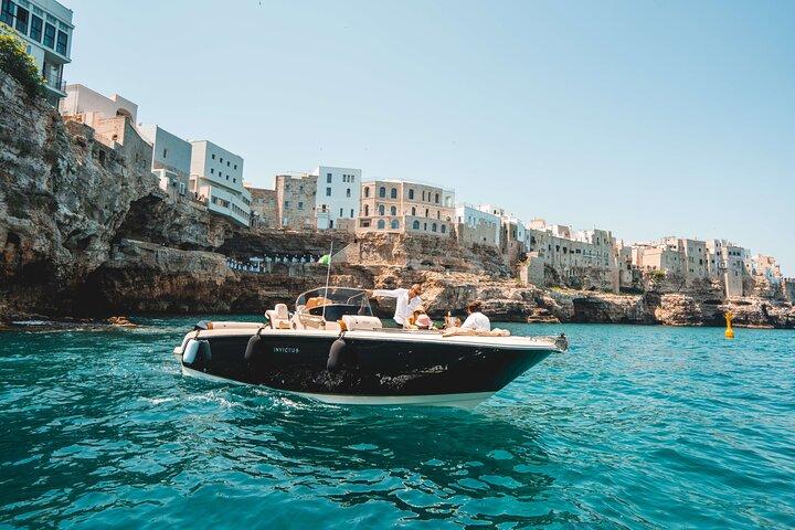 Polignano a Mare: Passeio de barco privativo com champanhe - 4 horas