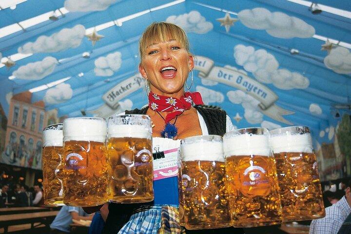 Experiencia VIP Oktoberfest con mesa en tienda de cerveza grande
