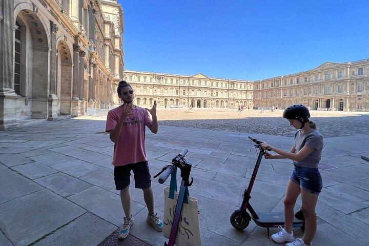 Bezoek het beste van Parijs per elektrische scooter (small group)