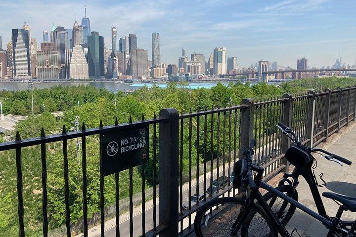 Brooklyn Bridge Waterfront Guided Bike Tour