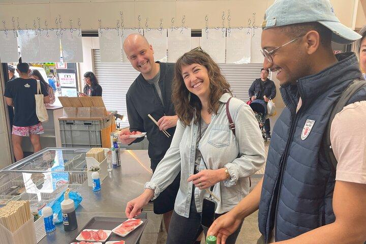 Tokyo Tsukiji Fish Market Food Tour with 6+ Food Tastings