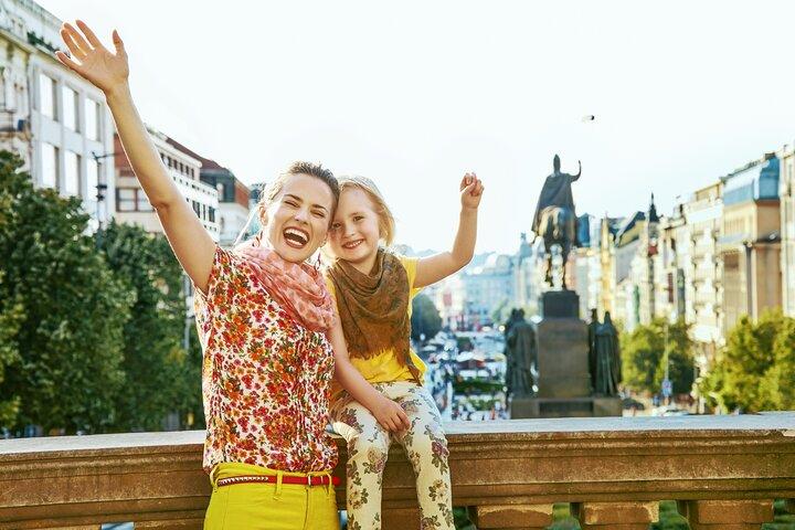 プラハ市、子供と家族のプライベートツアーを紹介