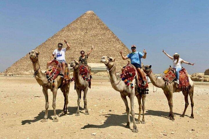 Excursion en bus d'une journée à Gizeh et Saqqara