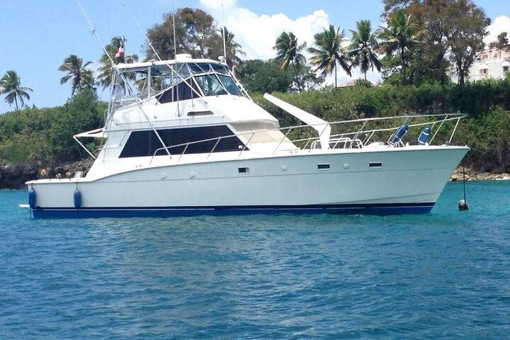 Crociera privata su un Hatteras 52