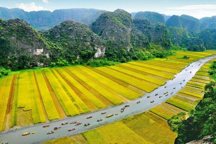 Tour privato di lusso di Ninh Binh (Tam Coc, Mua Cave, ciclismo)