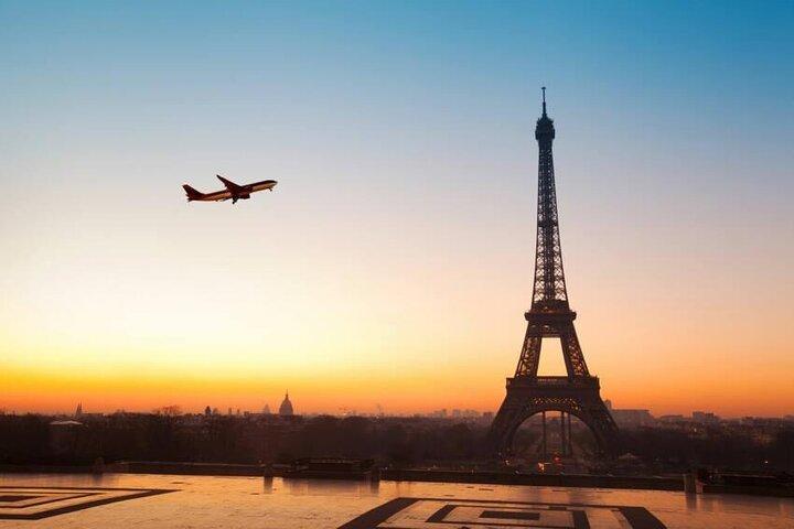 シャルル ド ゴール空港からパリまでの専用送迎サービス