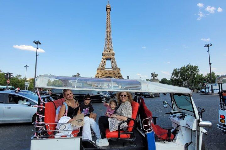 Private Tour durch Paris in Tuktuk