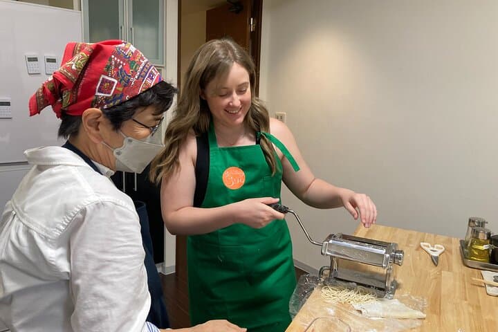 Ramen Cooking Class in Osaka Dotonbori with Sushi or Gyoza Option
