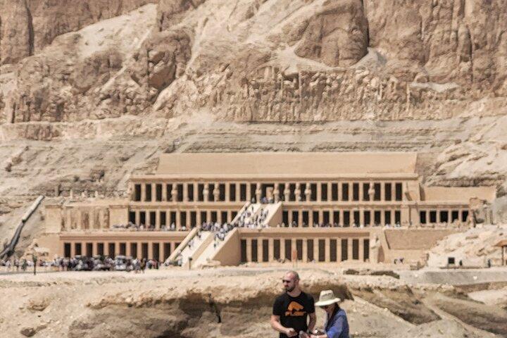 Över natten till Luxor från Kairo med flyg