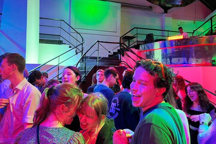 Lisbon PubCrawl - 無制限のドリンク、ショット、V.I.P.クラブ入場