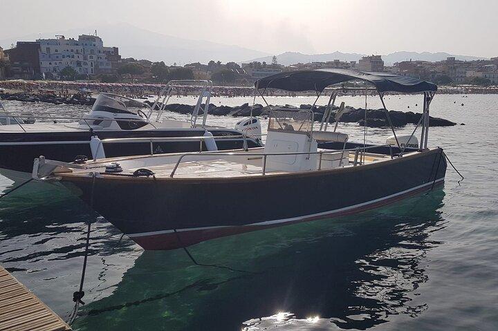 Guided excursion in the Bay of Taormina, Isola Bella and more