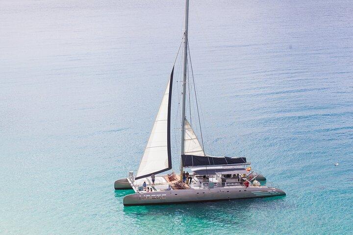 Fuerteventura: viagem de catamarã Magic Select com comida e bebida