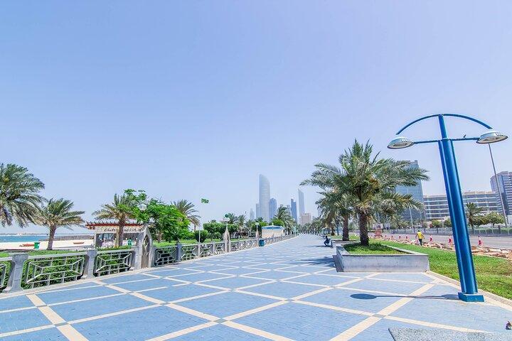 Abu Dhabi Helicopter Ride with optional Private Transfers