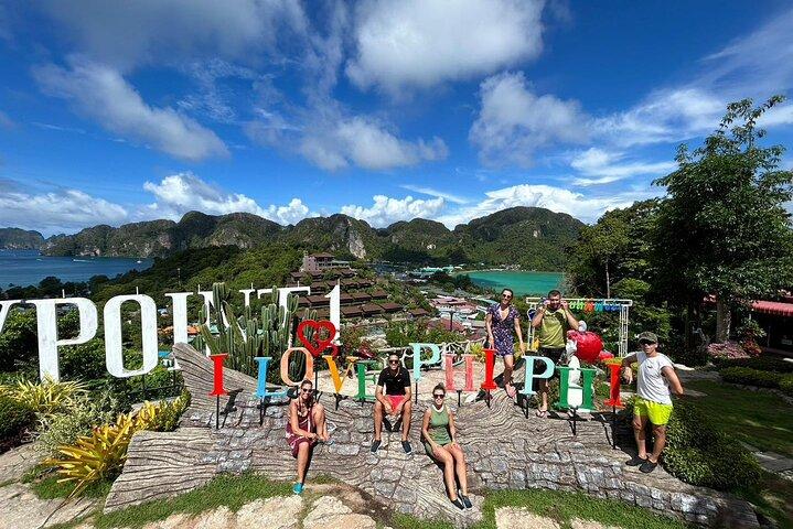 Paseo en barco privado por la isla de Phi Phi