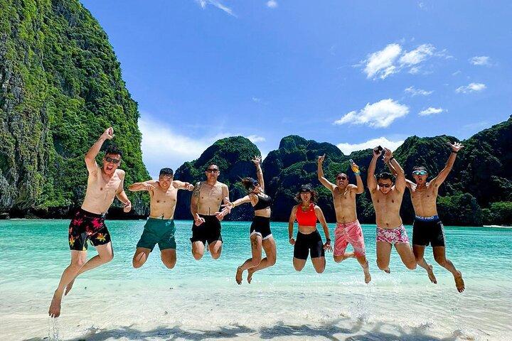 Paseo en barco privado por la isla de Phi Phi