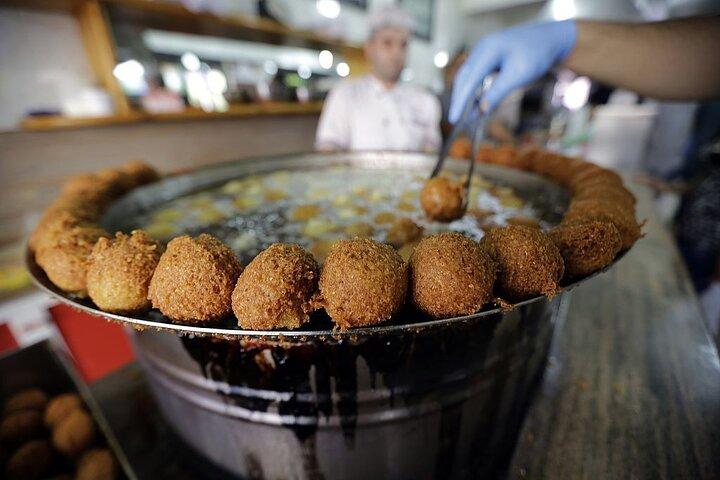 Tour della città di Beirut con cibo di strada