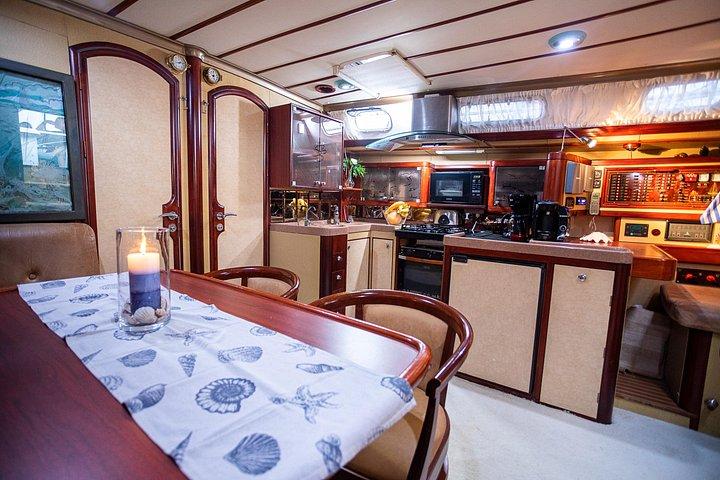 Athens Riviera Private Sunset Cruise with Drinks & Bites