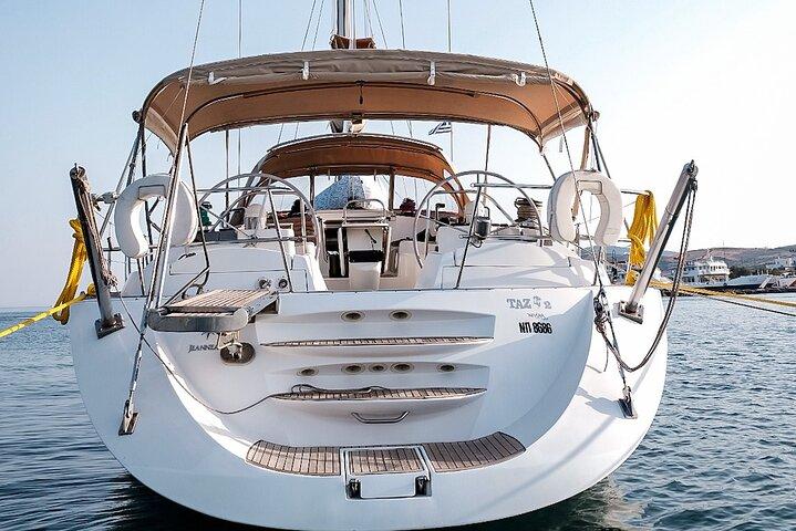 Atene Full Day Esclusiva navigazione verso Egina su uno yacht privato