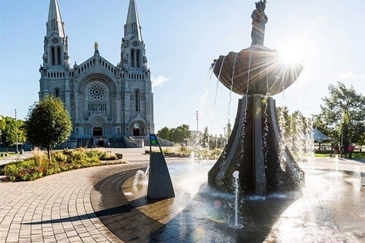 De Montreal: Excursão de um dia inteiro em Quebec City e Montmorency Falls