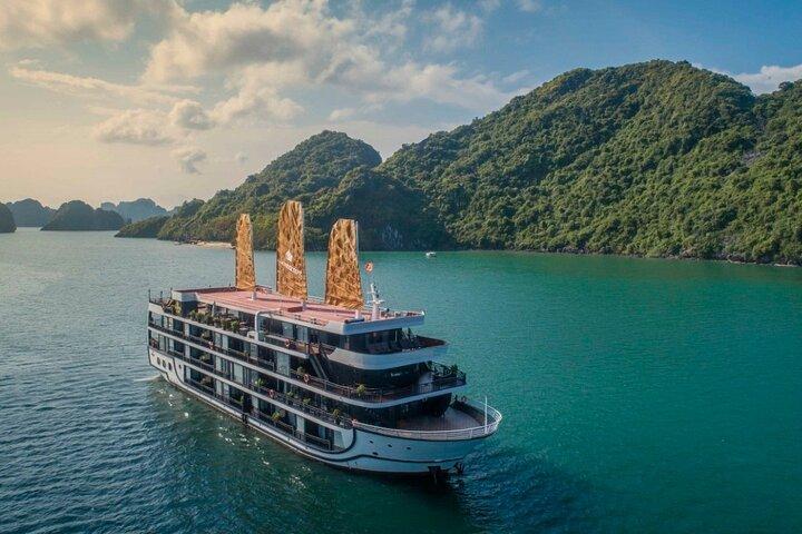Top 1 Ha Long-Lan Ha Bay luxe 5-sterrencruises en balkoncabine
