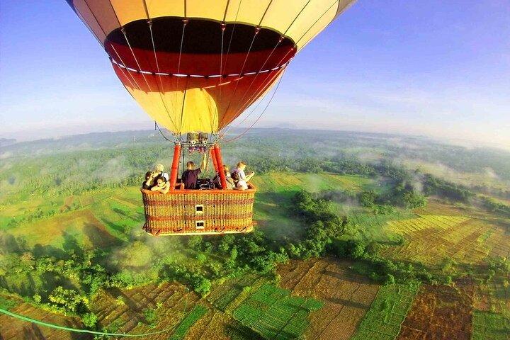 Fahrt mit dem Heißluftballon in Dambulla